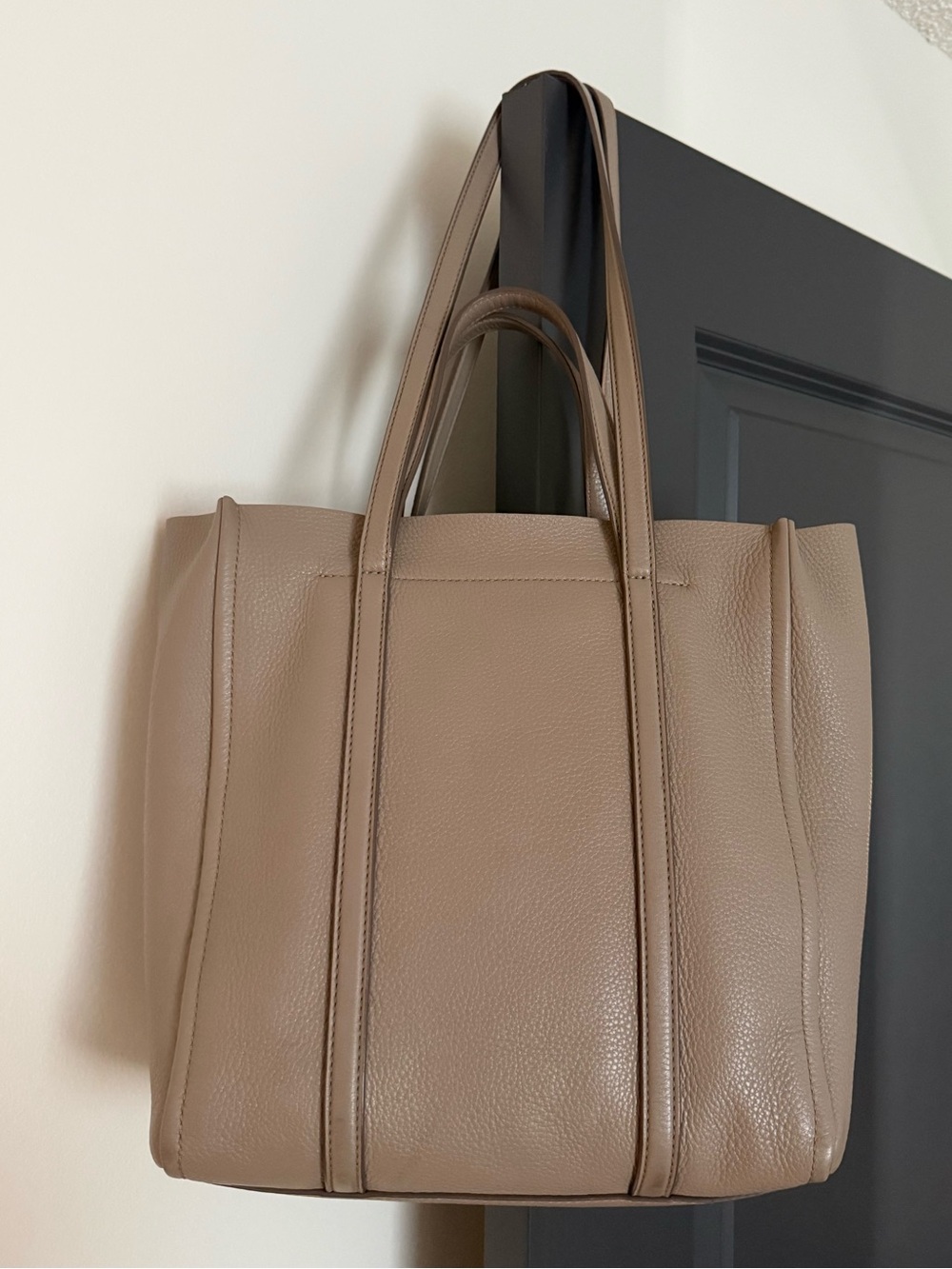 Authentic Marc Jacobs "The Tag Tote 27" Leather Bag-Cement Grey/Red Interior EUC - Picture 13 of 13